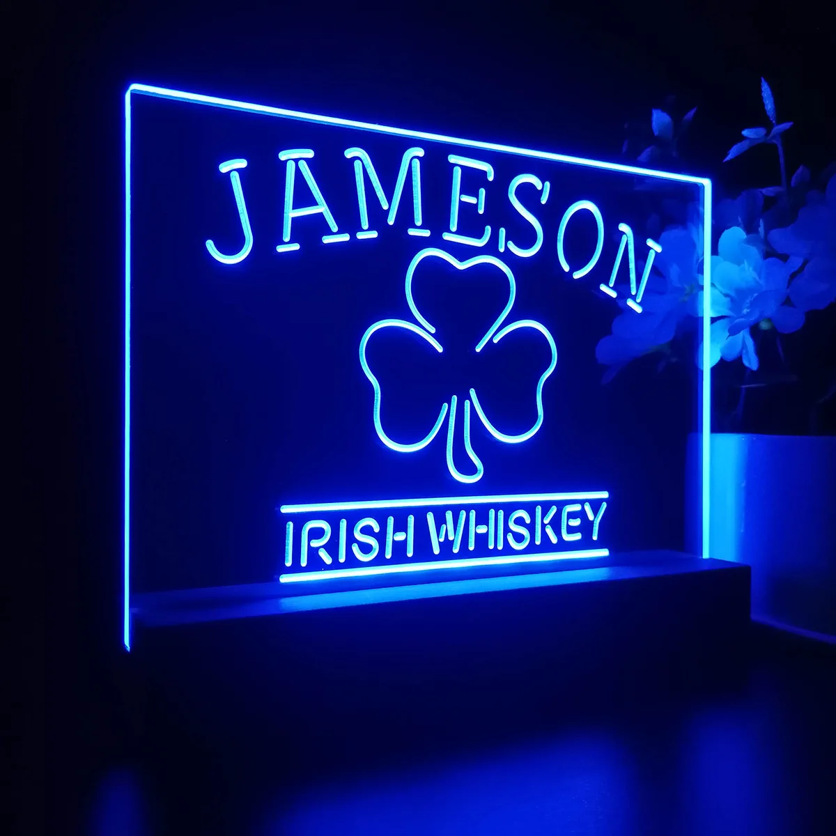 Jameson Irish Whiskey Leaf 1 LED Desk Light