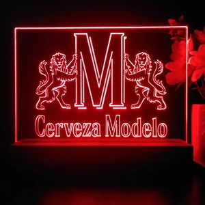 Modelo M Logo LED Desk Light