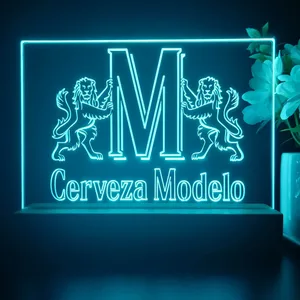 Modelo M Logo LED Desk Light