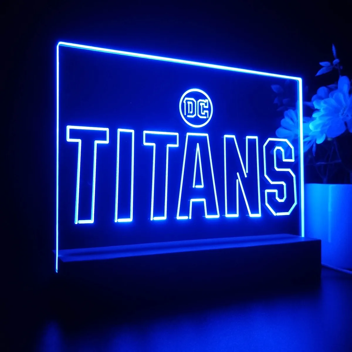 Titans DC LED Desk Light